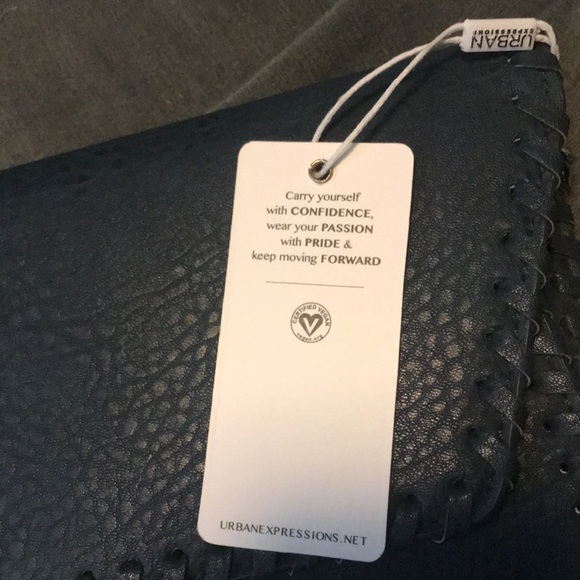 NWT Urban Expressions crossbody - Picture 5 of 8